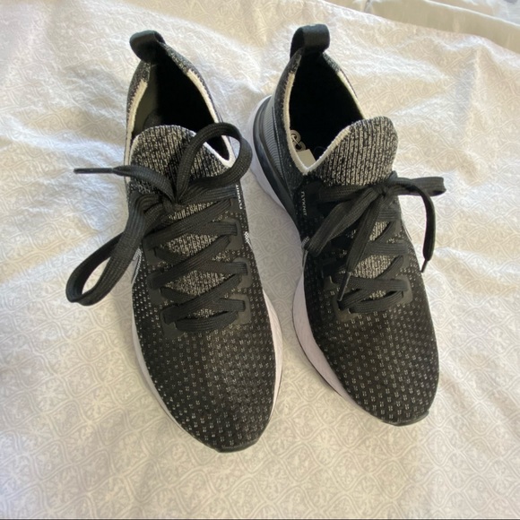 NIKE React Infinity Run Flyknit Running Shoes - Picture 4 of 9